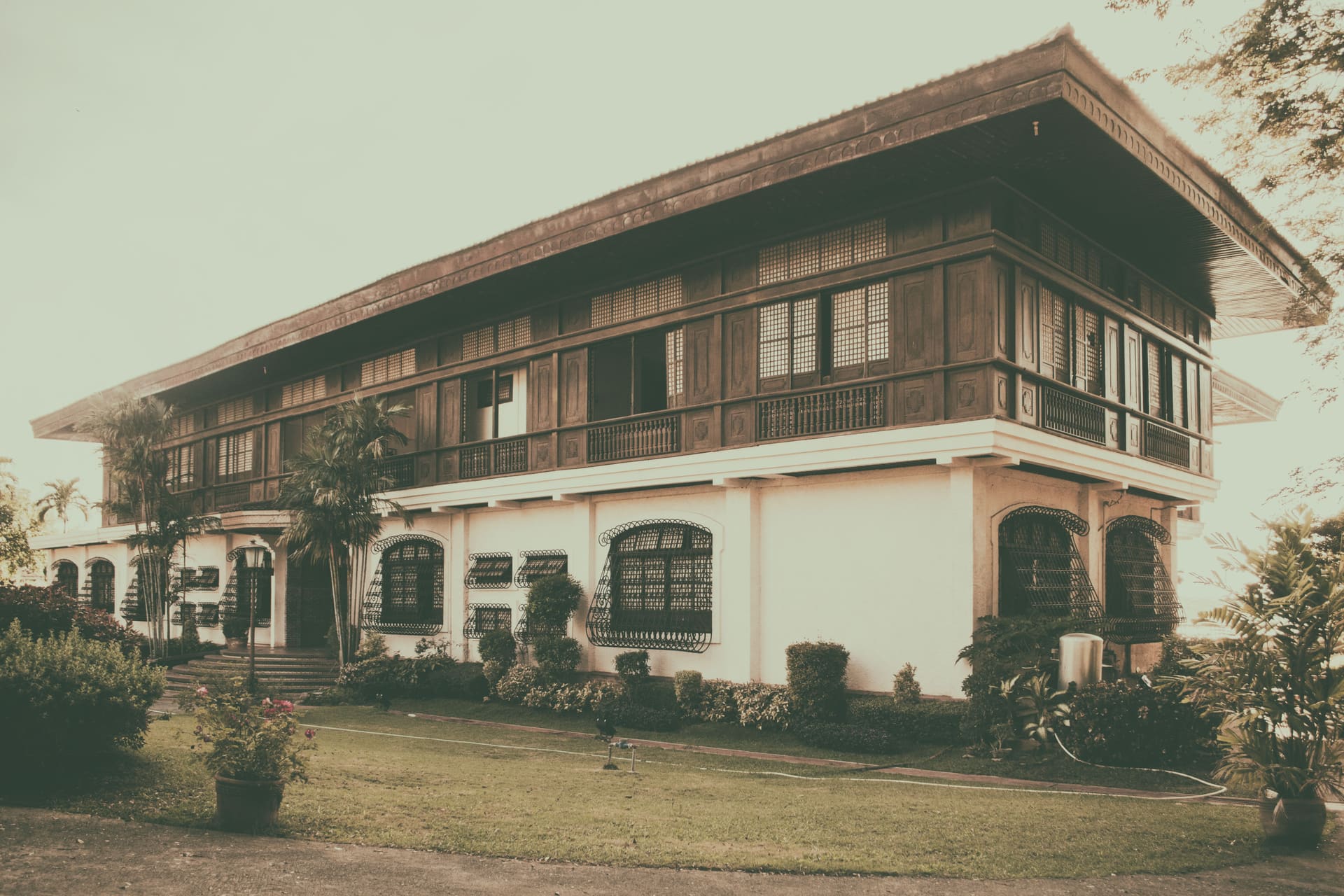 Bahay ni Marcos building